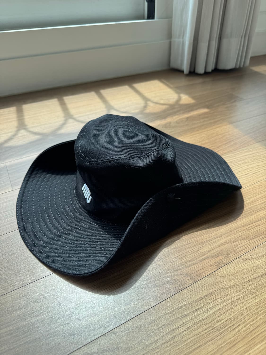 [Miu Miu] 미우미우 데님 와이드브림 버킷햇 M / 블랙 / 정품 상품이미지3