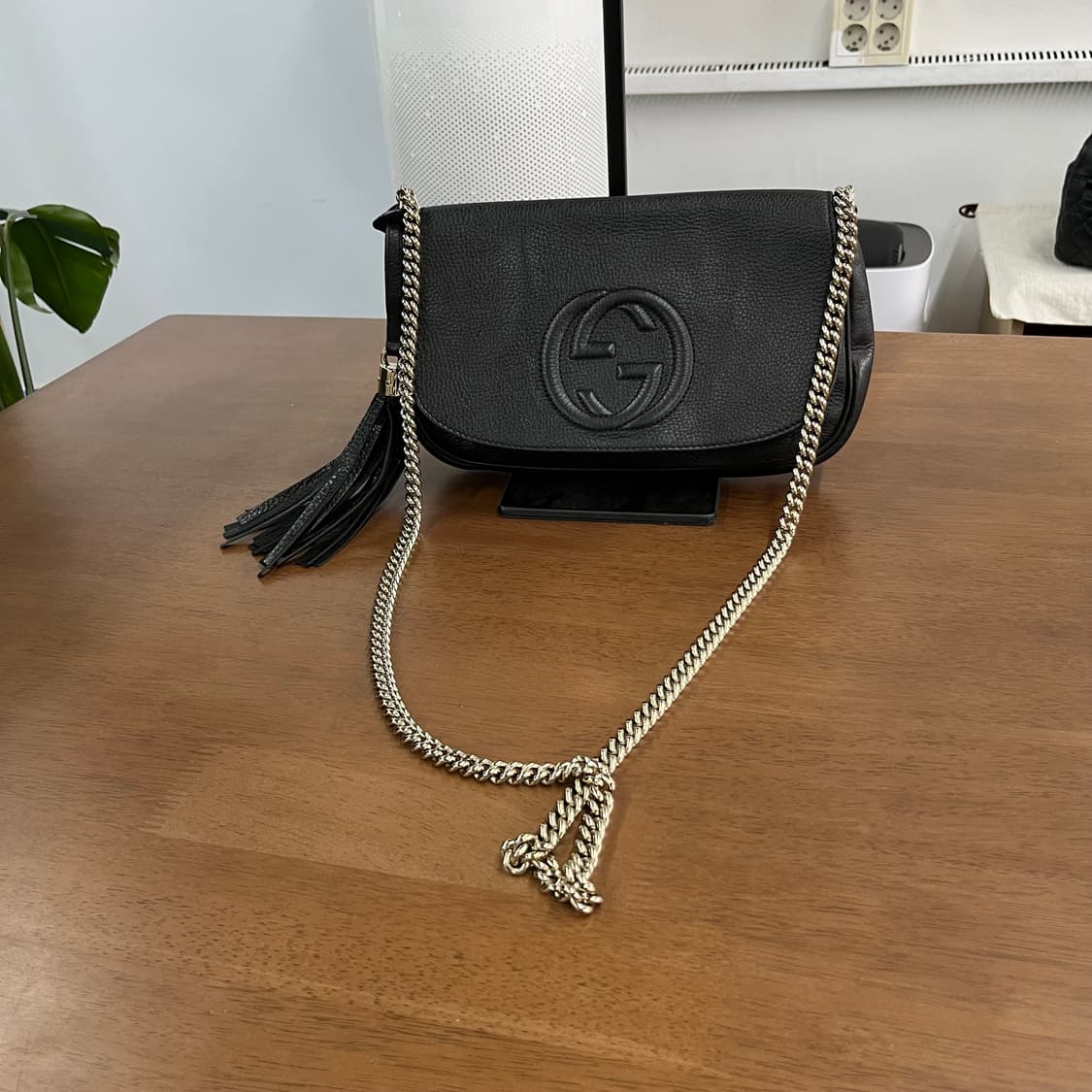 구찌 소호 테슬 체인 크로스백 상품이미지1