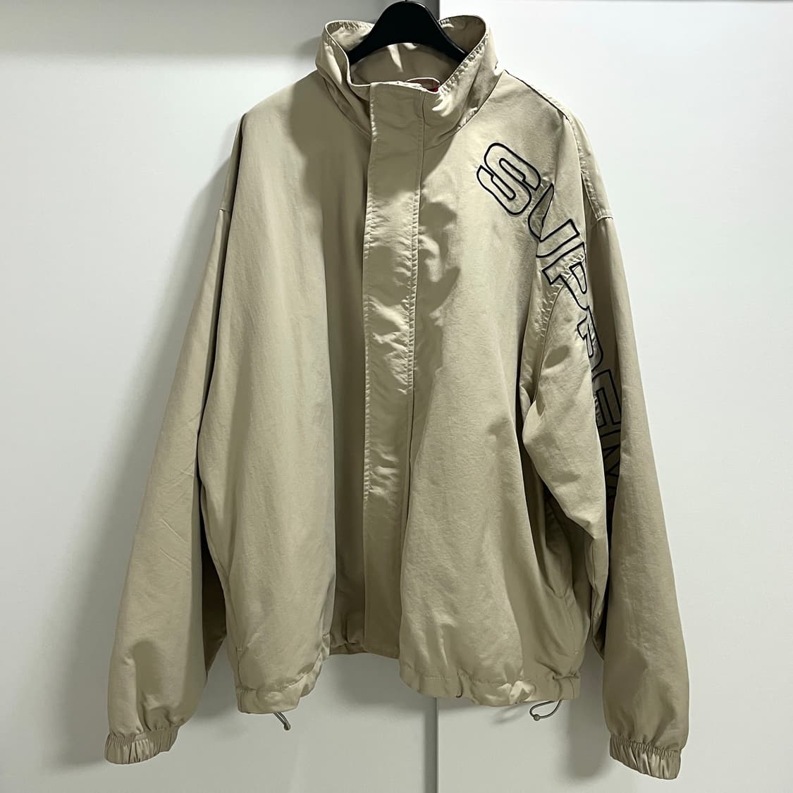 슈프림 스펠아웃 트랙 자켓 샌드 23FW M 상품이미지2