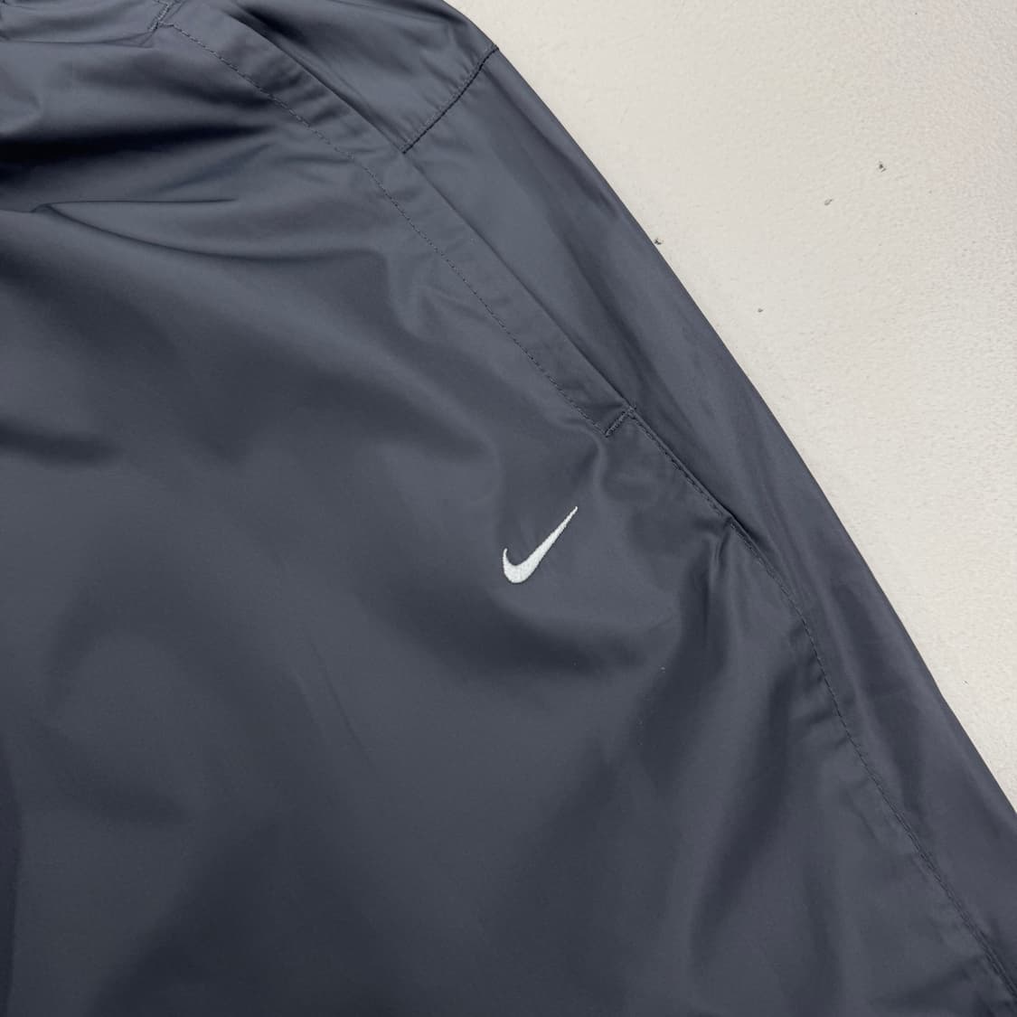 나이키 00s 스우시 올드스쿨 와이드 바람막이 트랙팬츠 상품이미지3