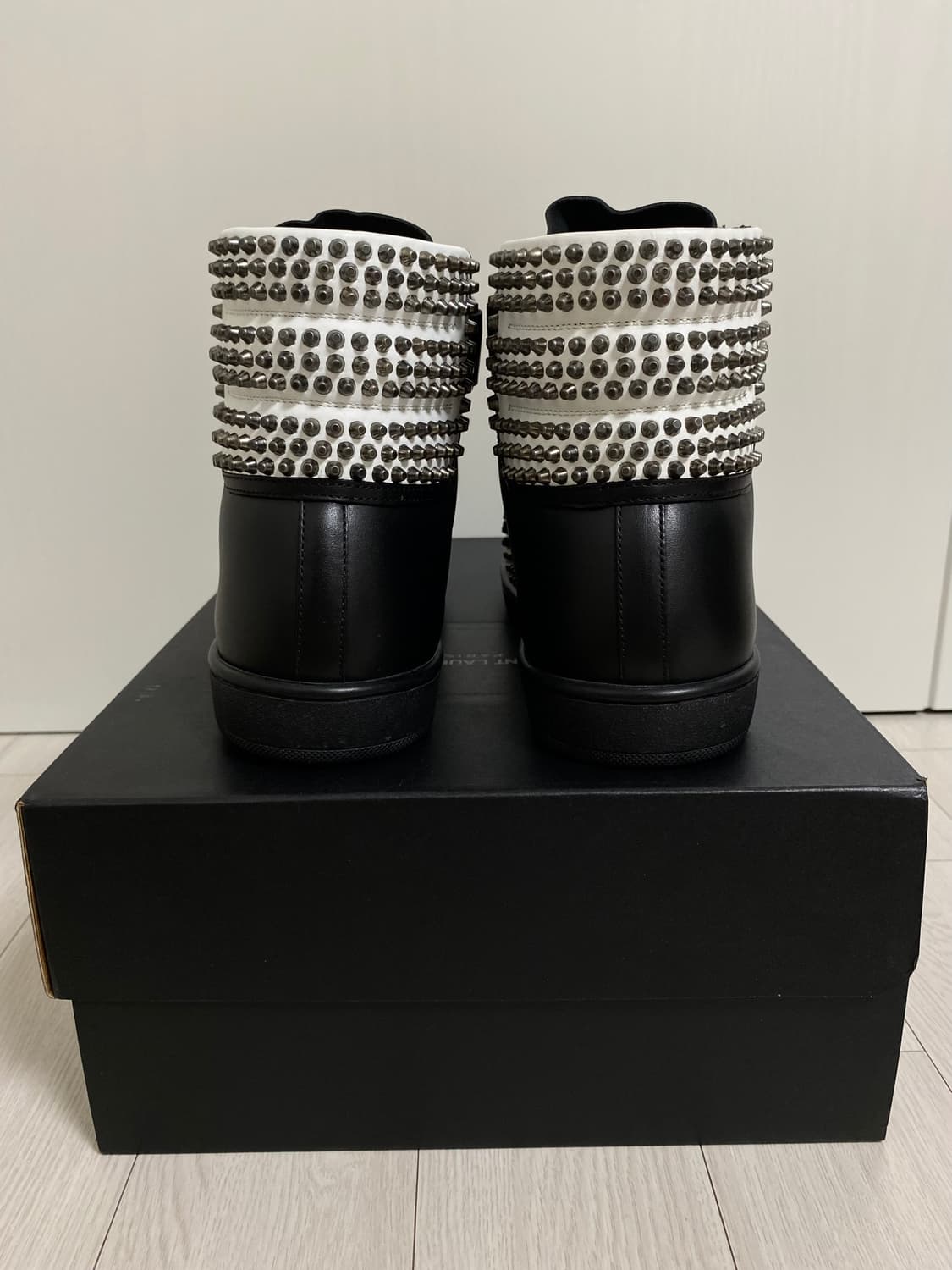 SAINT LAURENT SL/14H STUD SNEAKERS 상품이미지6
