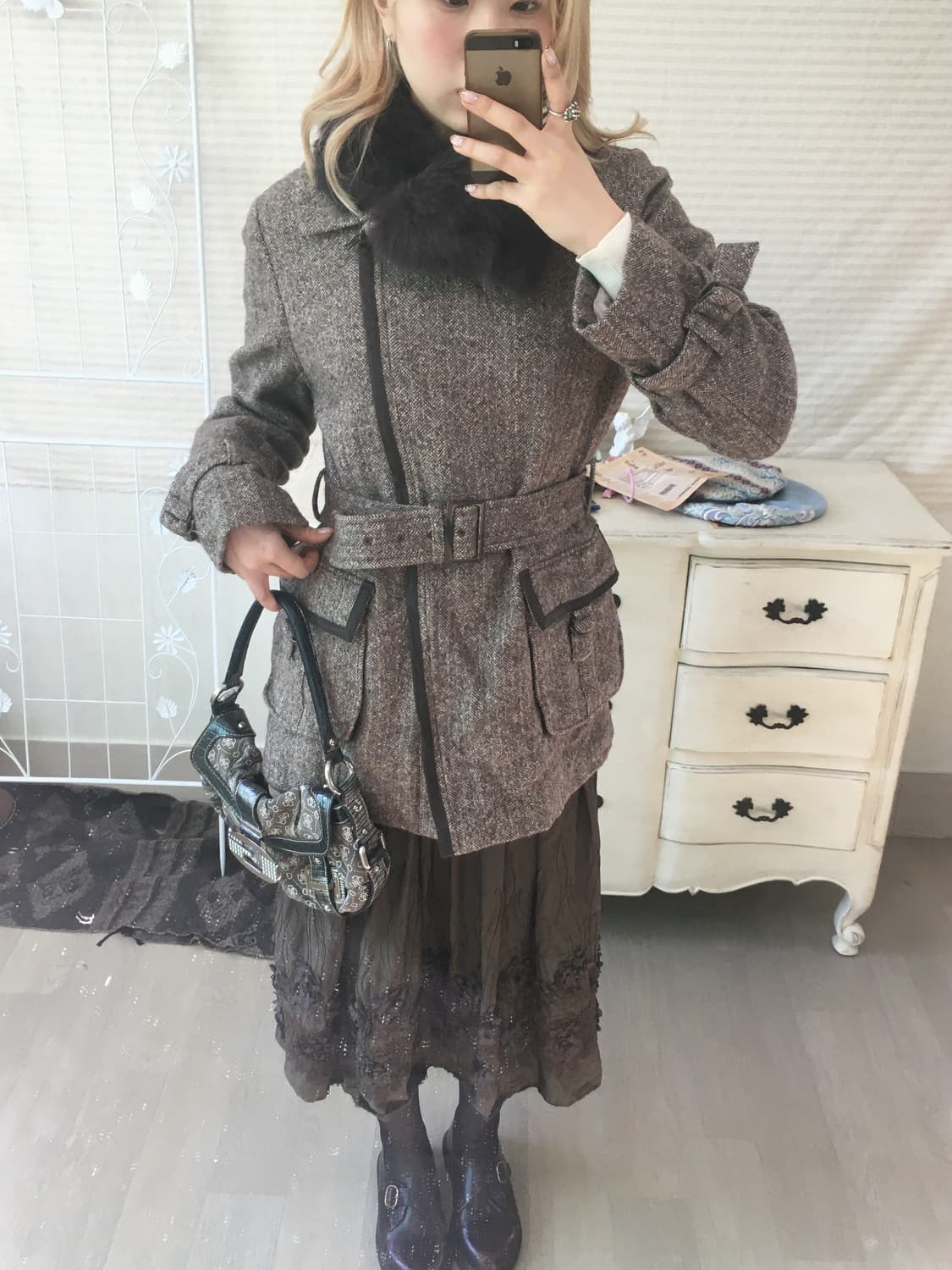  brown herringbone furcollar belted coat 상품이미지4