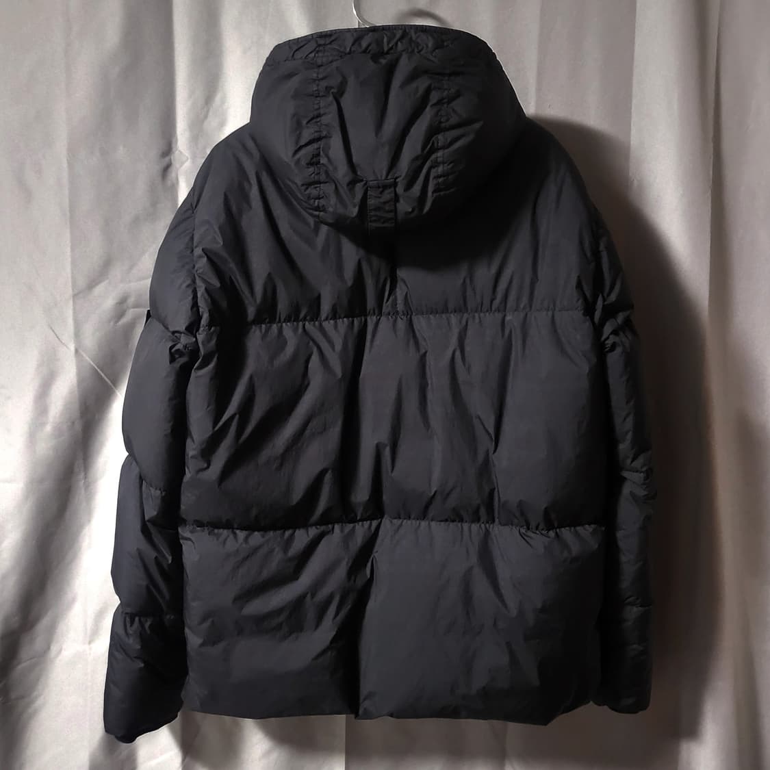 스톤아일랜드 크링클랩스 후드 다운 패딩 M 블랙 상품이미지2