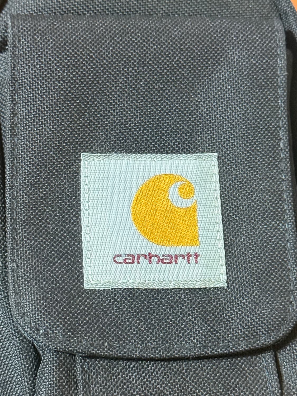 칼하트 스몰백 파우치 블랙 상품이미지3