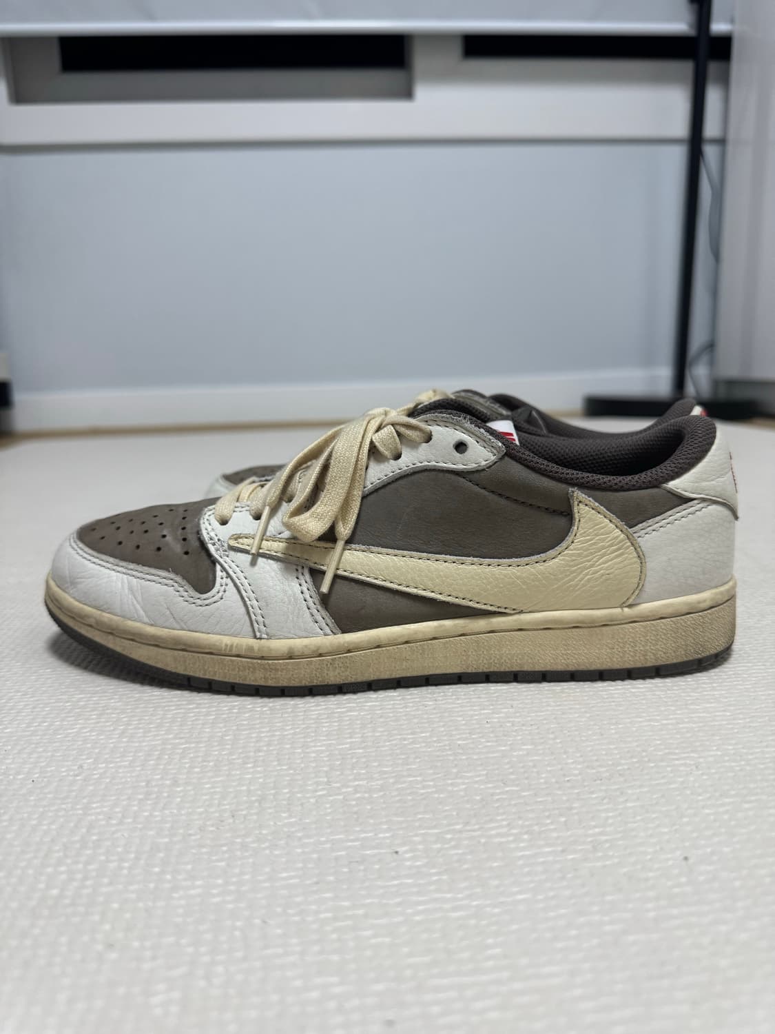 조던1 x 트레비스 스캇 로우 세일앤리저록 리버스모카 상품이미지2