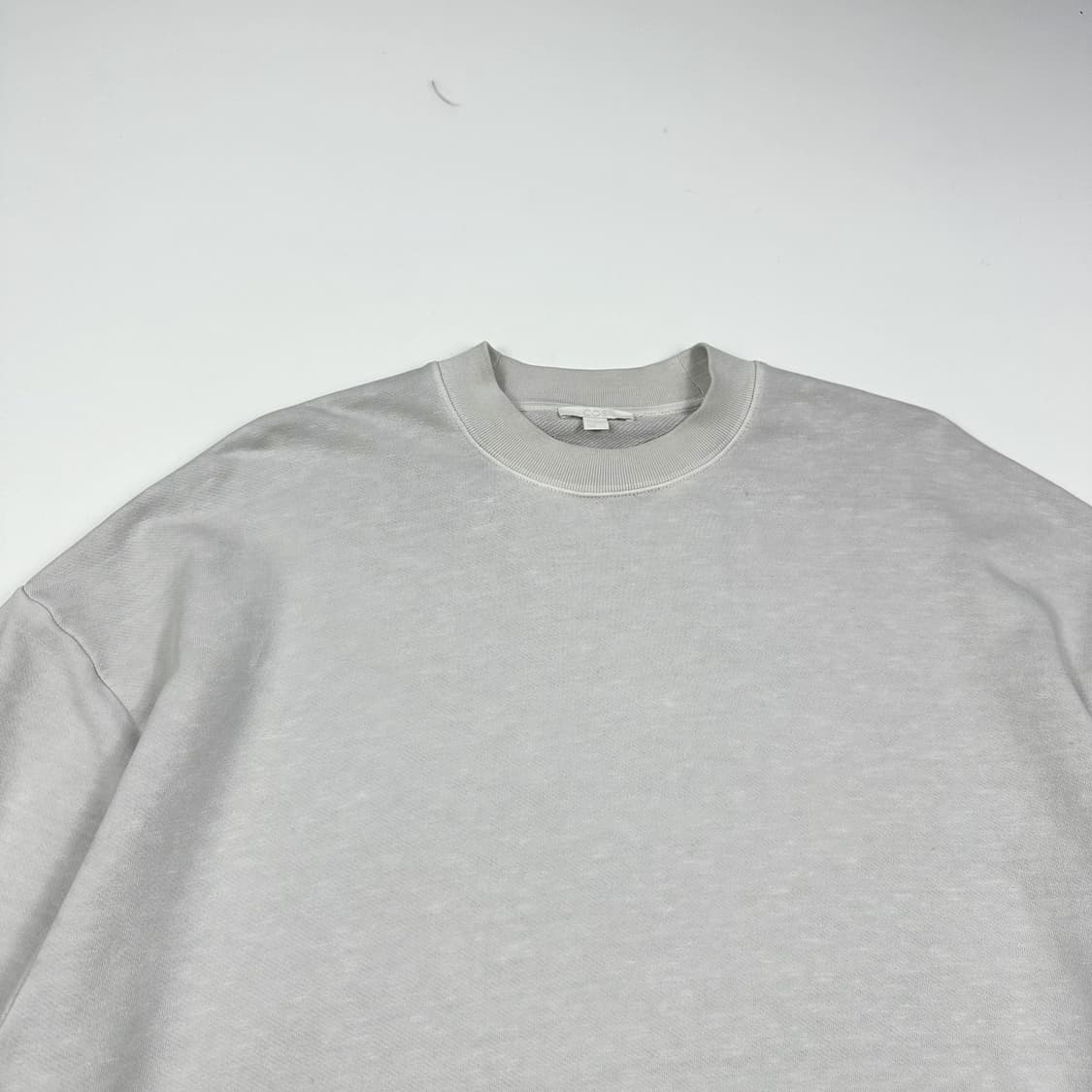 코스 cos 라이트 그레이 크루넥 맨투맨 (XL) 상품이미지1