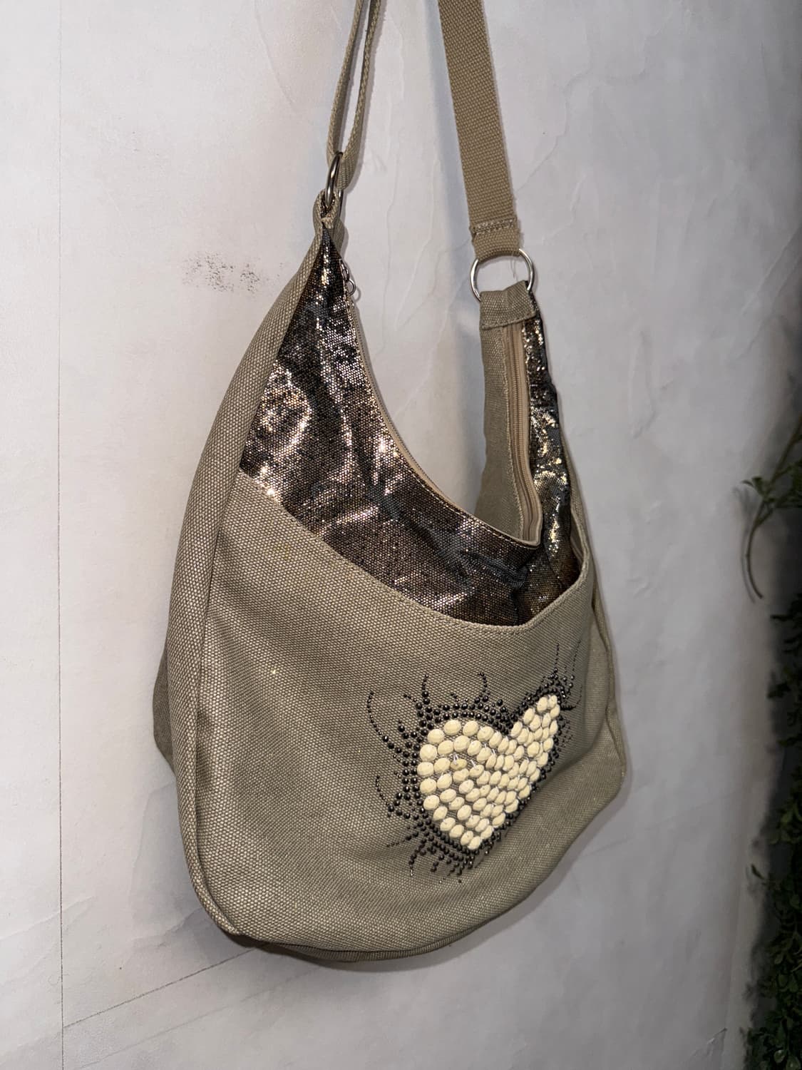 Gold beige glitter heart beads cross bag 상품이미지3