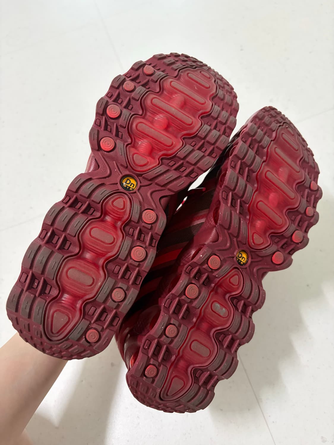 나이키 에어맥스 dn8 유니버시티 터프레드 (240) 상품이미지5