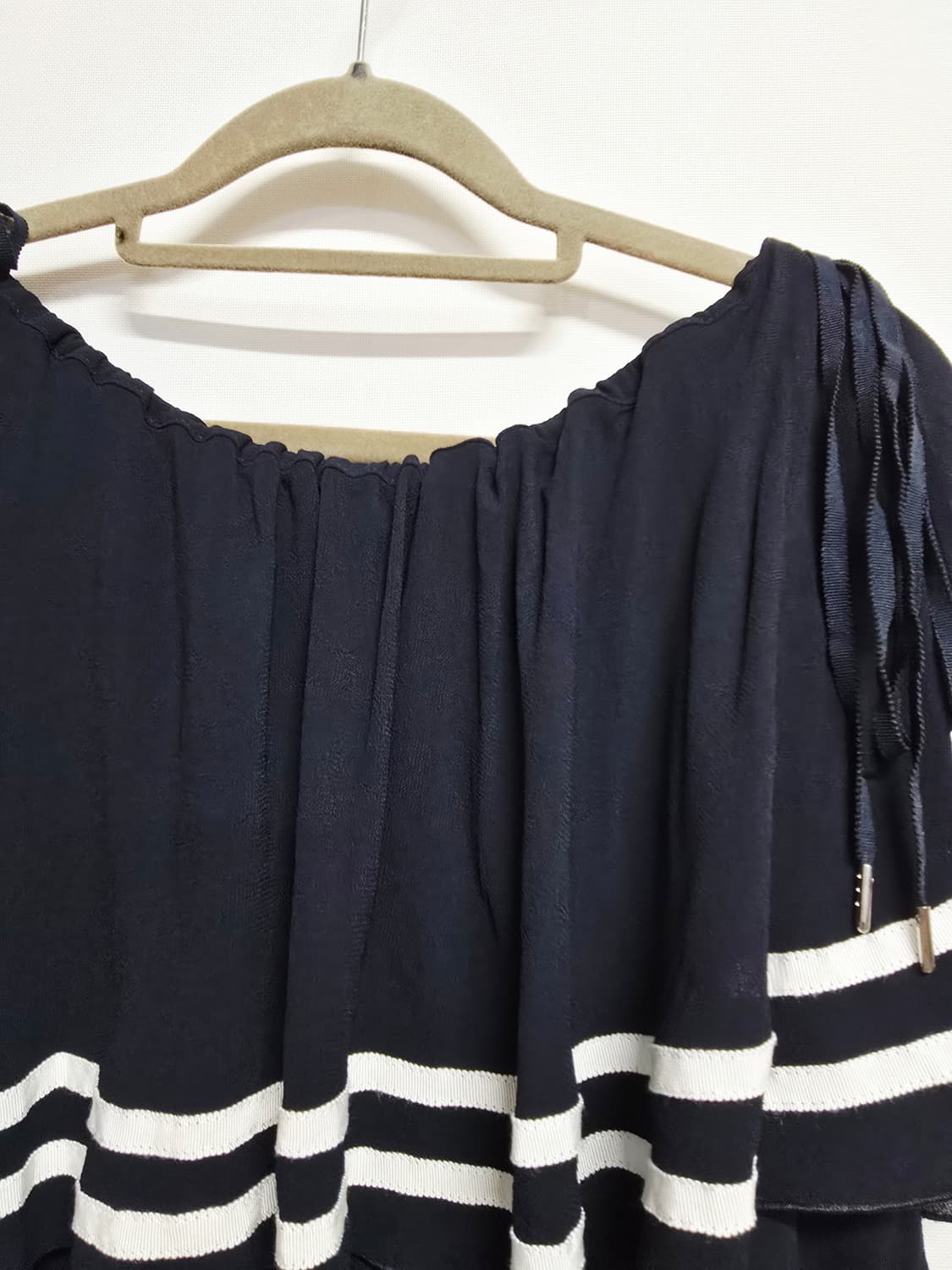 럭키슈에뜨 오프숄더 블라우스 스트라이프 상품이미지2