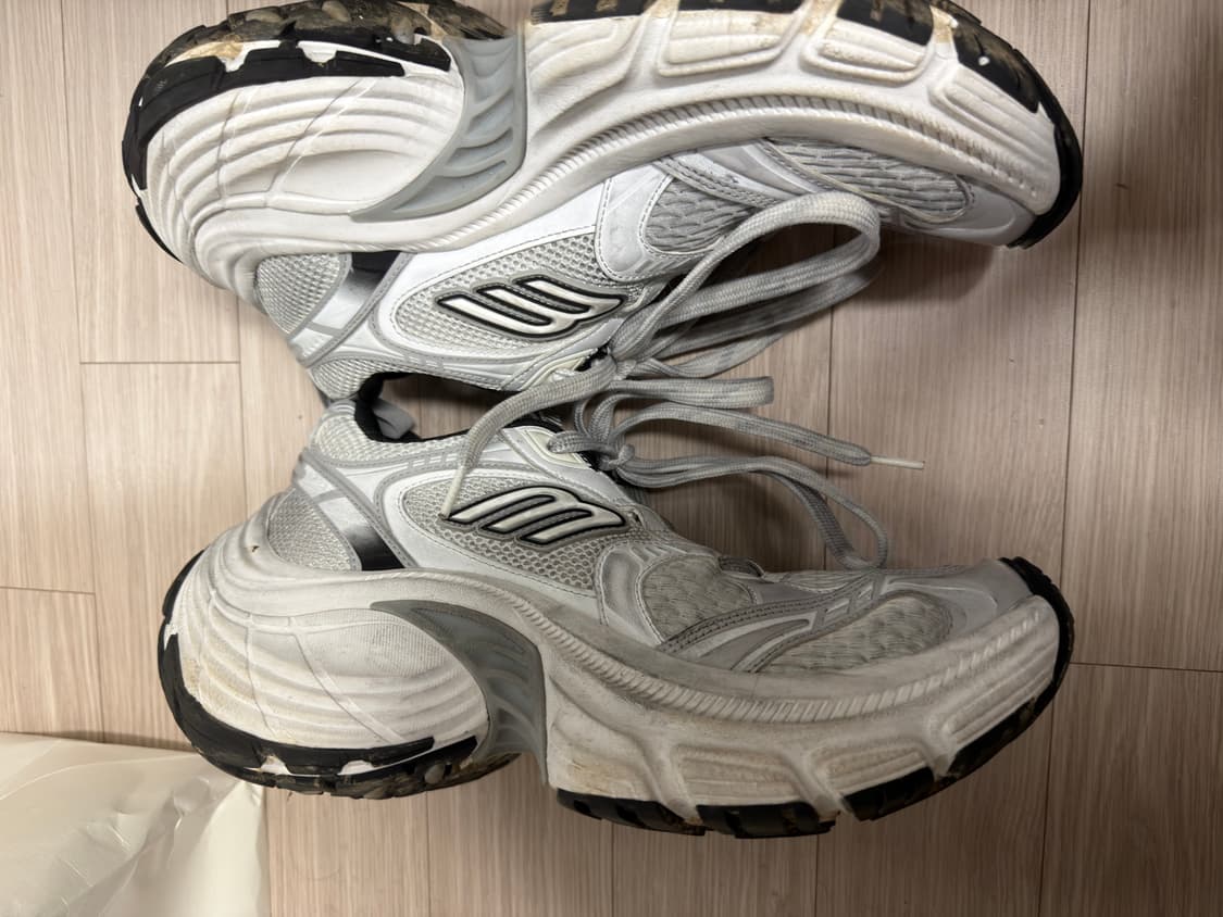 발렌시아가 10XL 스니커즈 화이트 그레이 실버 블랙 상품이미지2