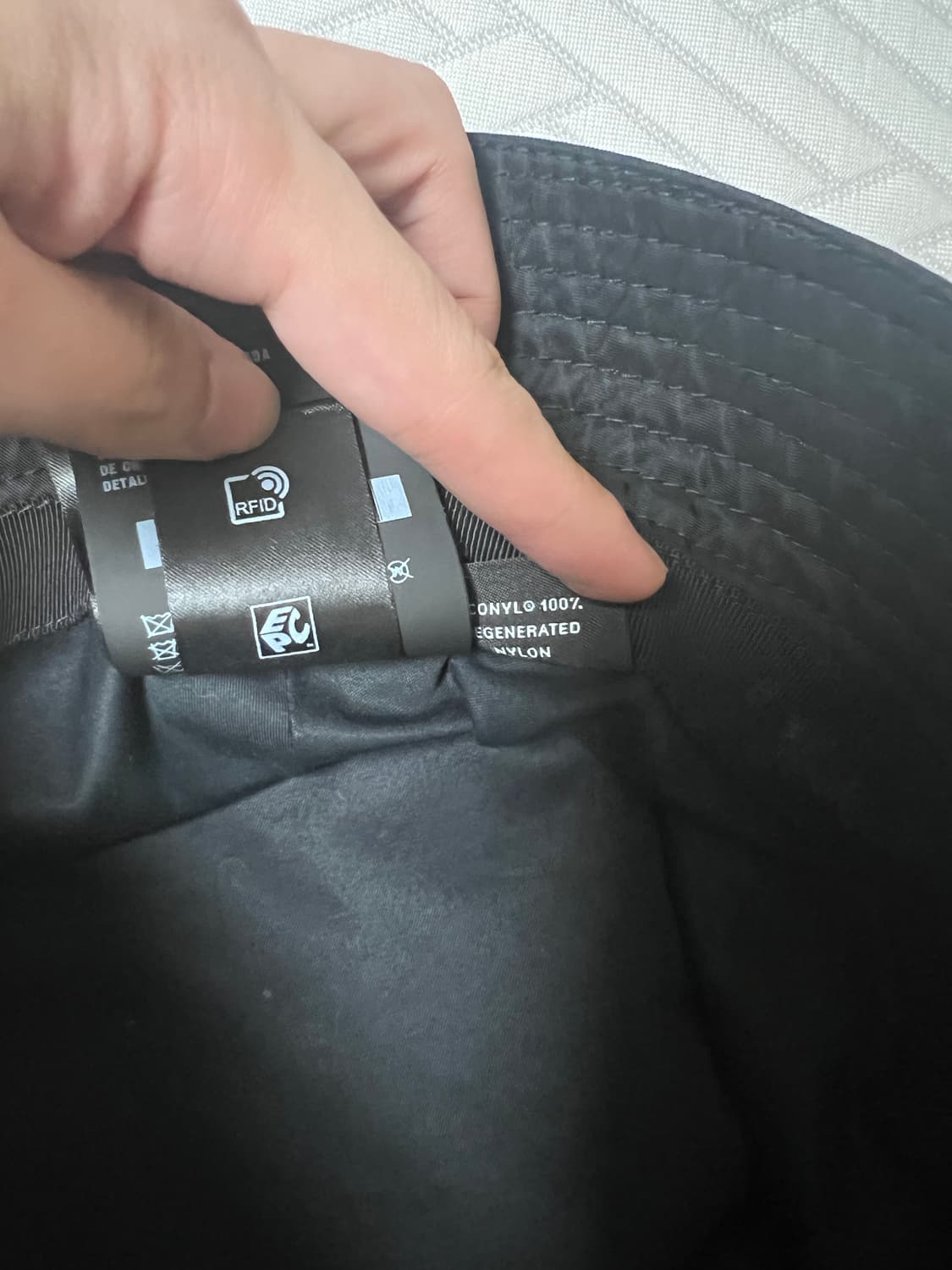 프라다 나일론 버킷햇 L 급처분 상품이미지8