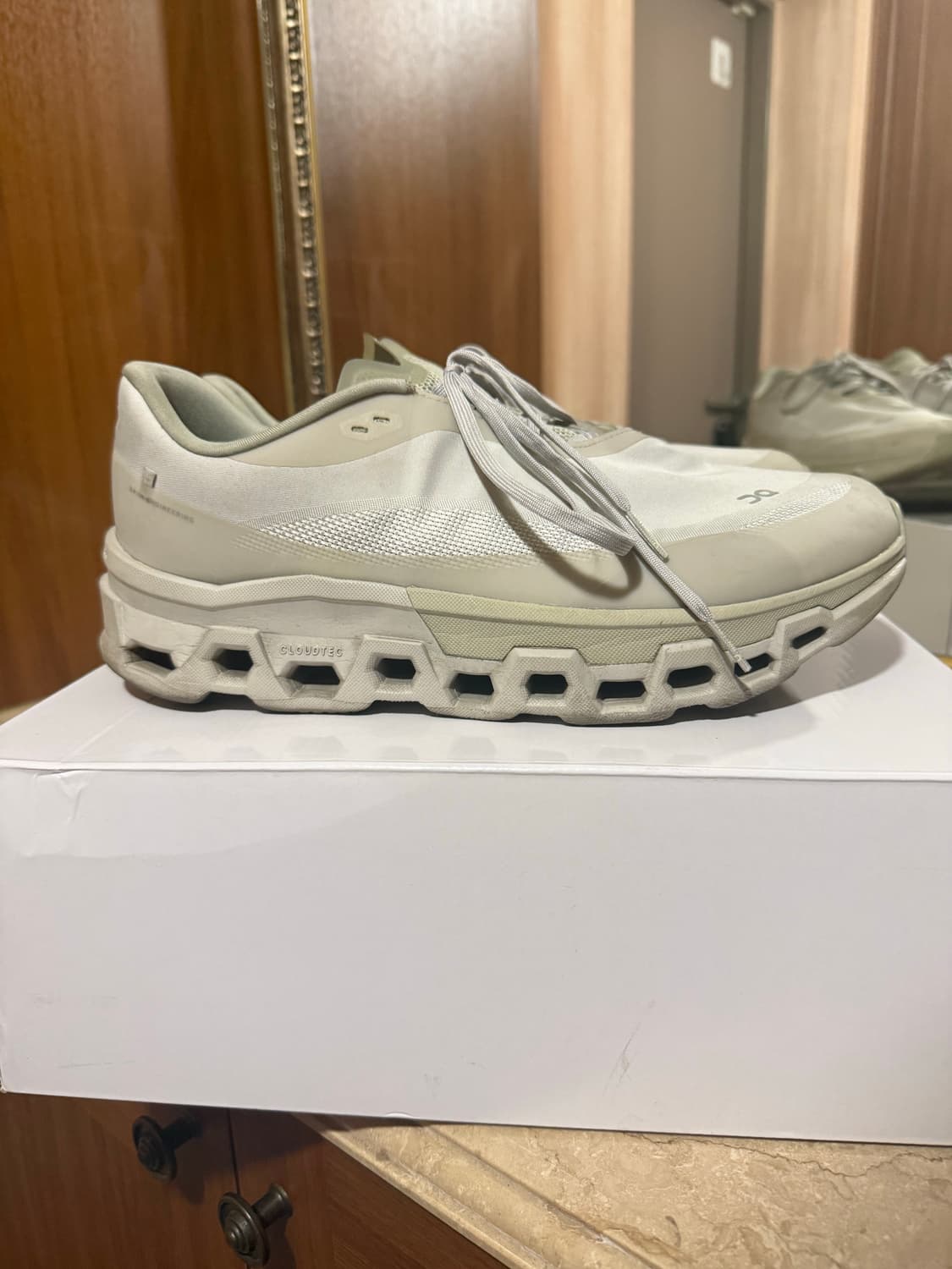 온러닝 파프 클라우드몬스터2 문더스트 295 상품이미지1