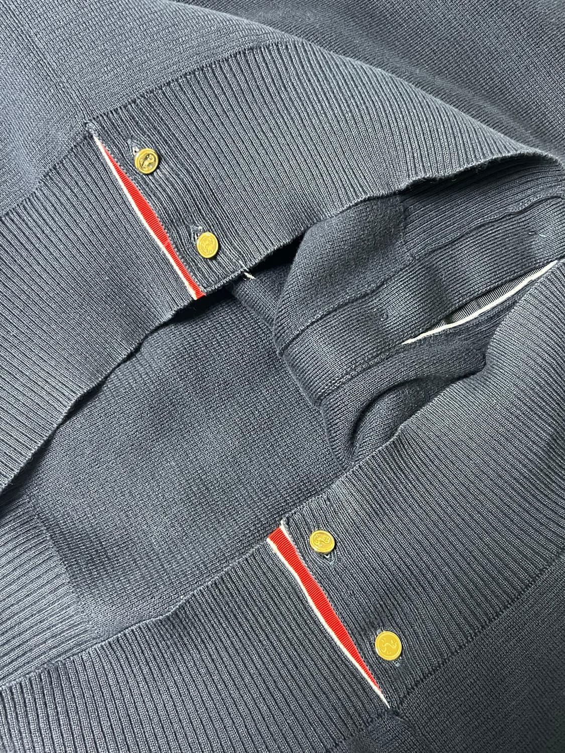 [정품] 3 톰브라운 밀라노스티치 사선 금장 가디건 상품이미지6