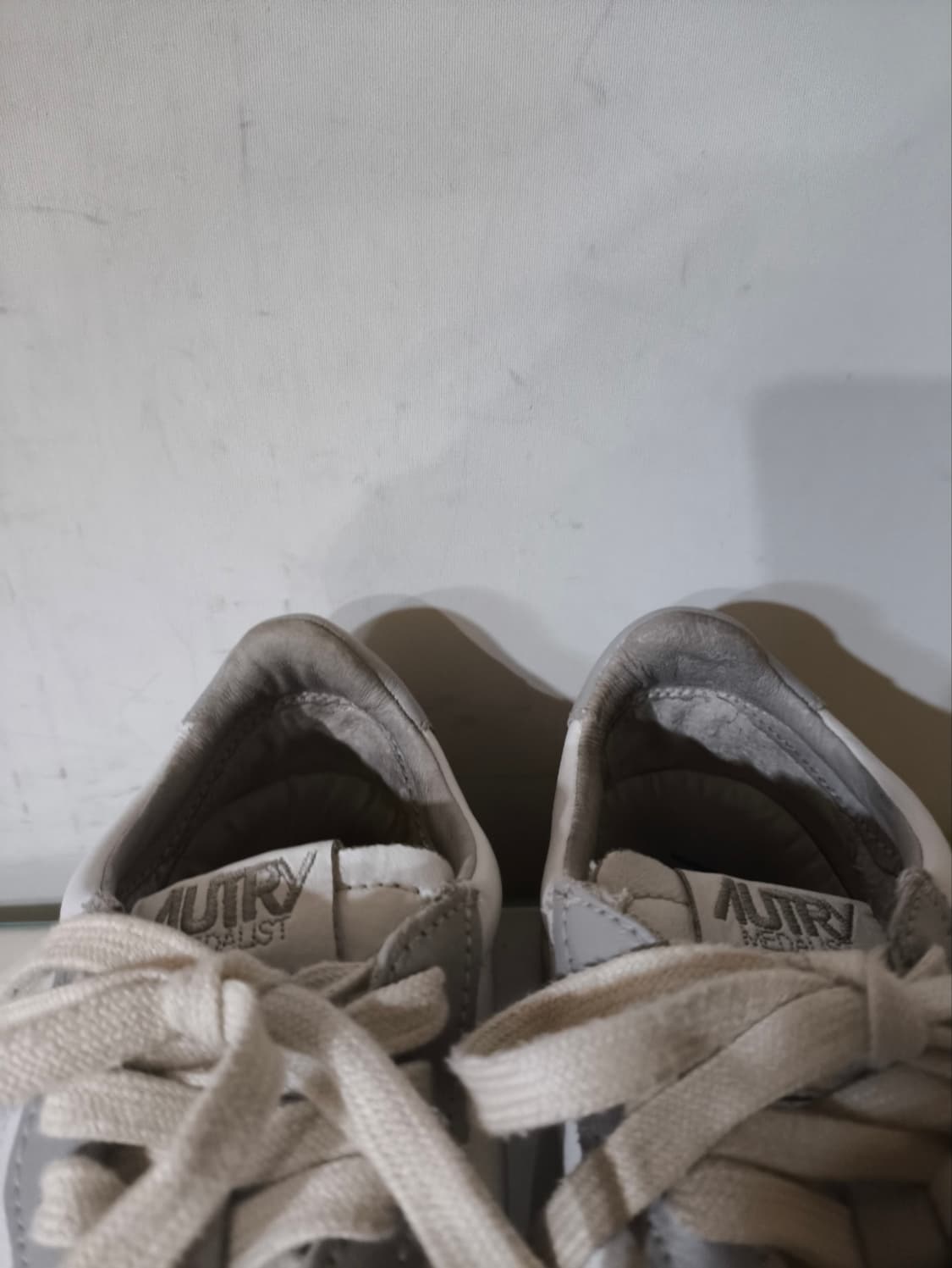 260mm 40 오트리 메달리스트 스니커즈 상품이미지5