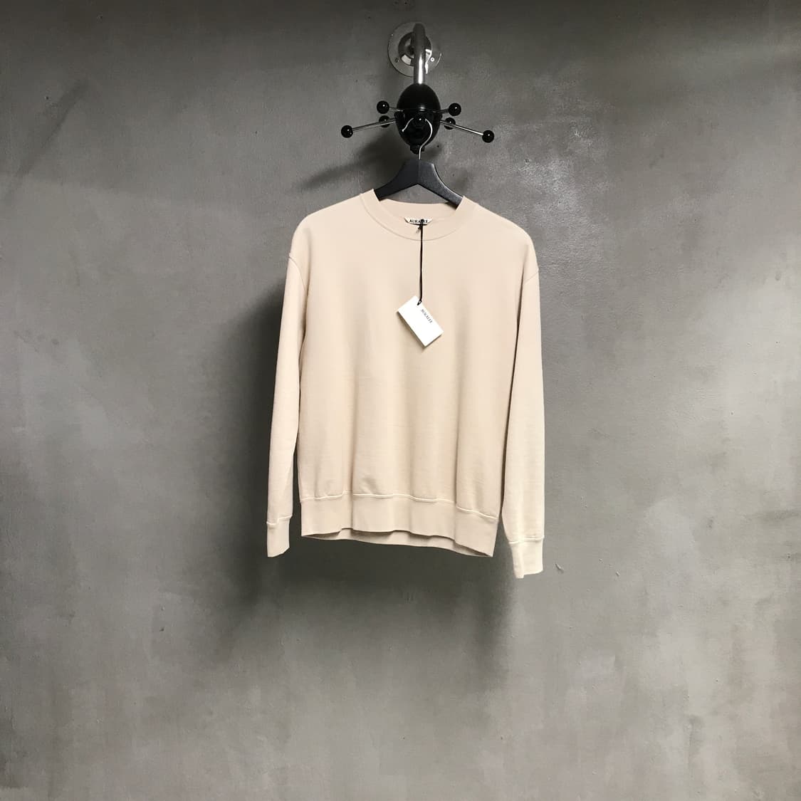 오라리 맨투맨 새상품 0 상품이미지1