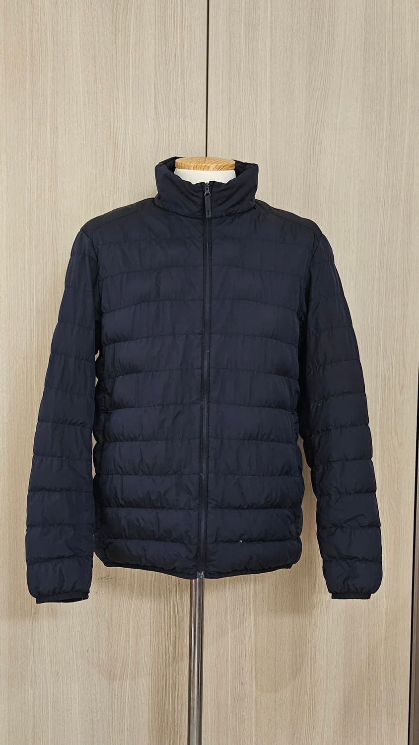 (세탁완료) 유니클로 초경량 다운 패딩 딥네이비 M 95 상품이미지3