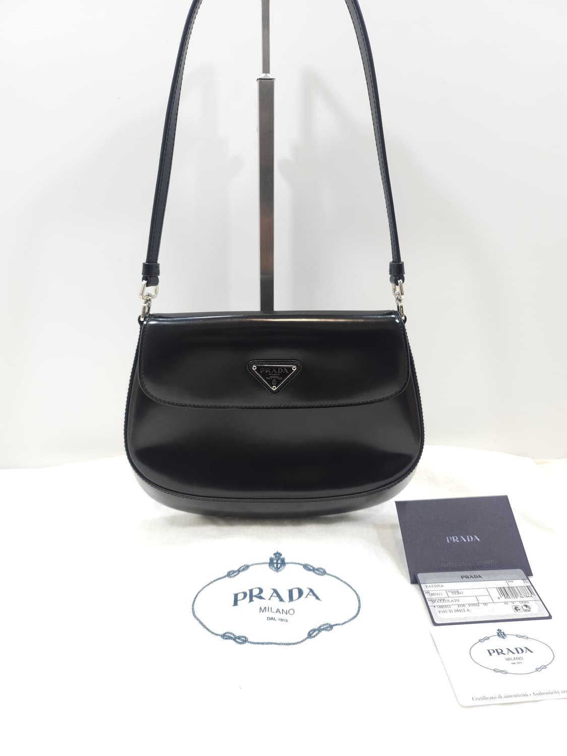 [정품] 프라다 클레오 브러시드 레더 플랩 숄더백 상품이미지1