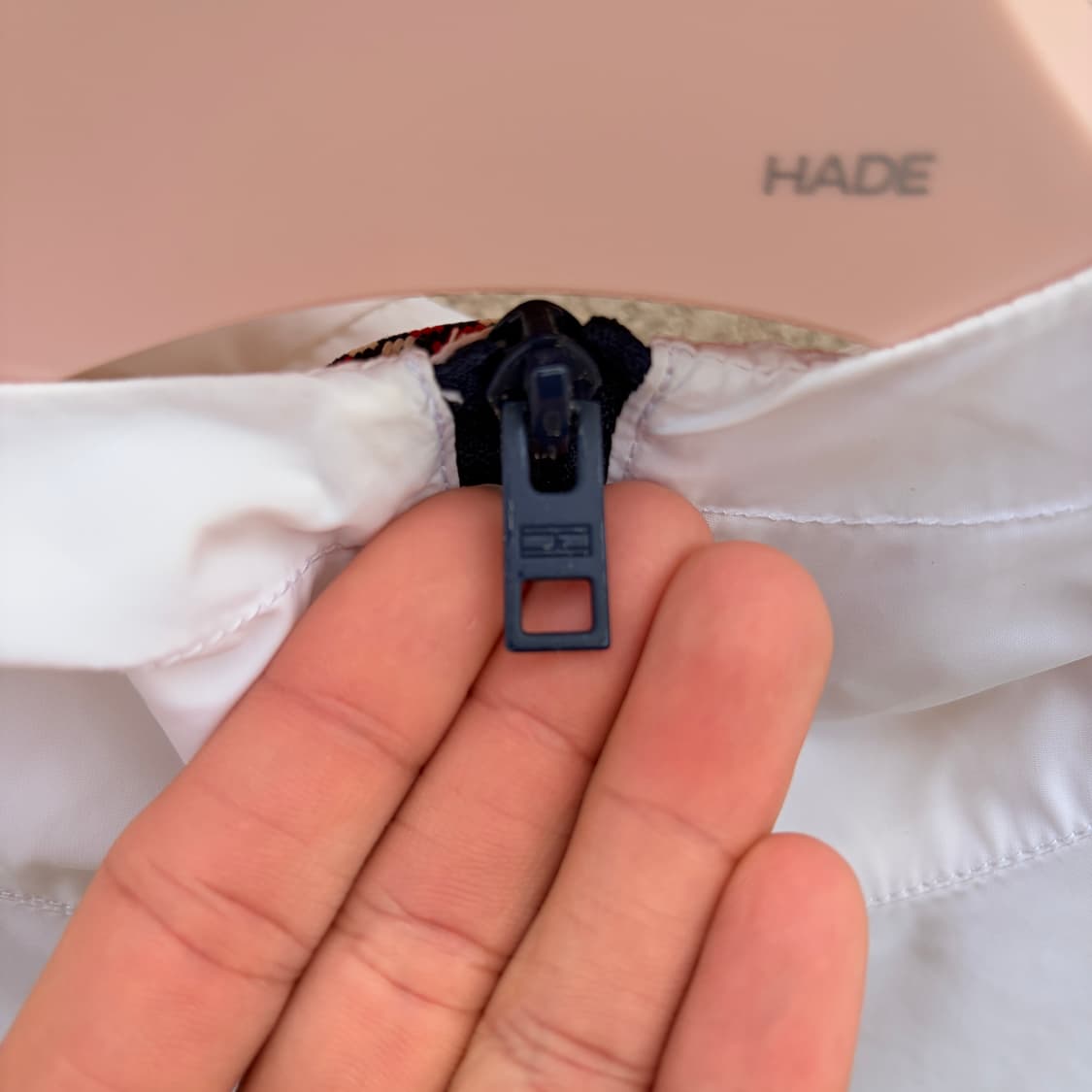 타미 진스 화이트 스몰로고 바람막이 자켓(M) 상품이미지4