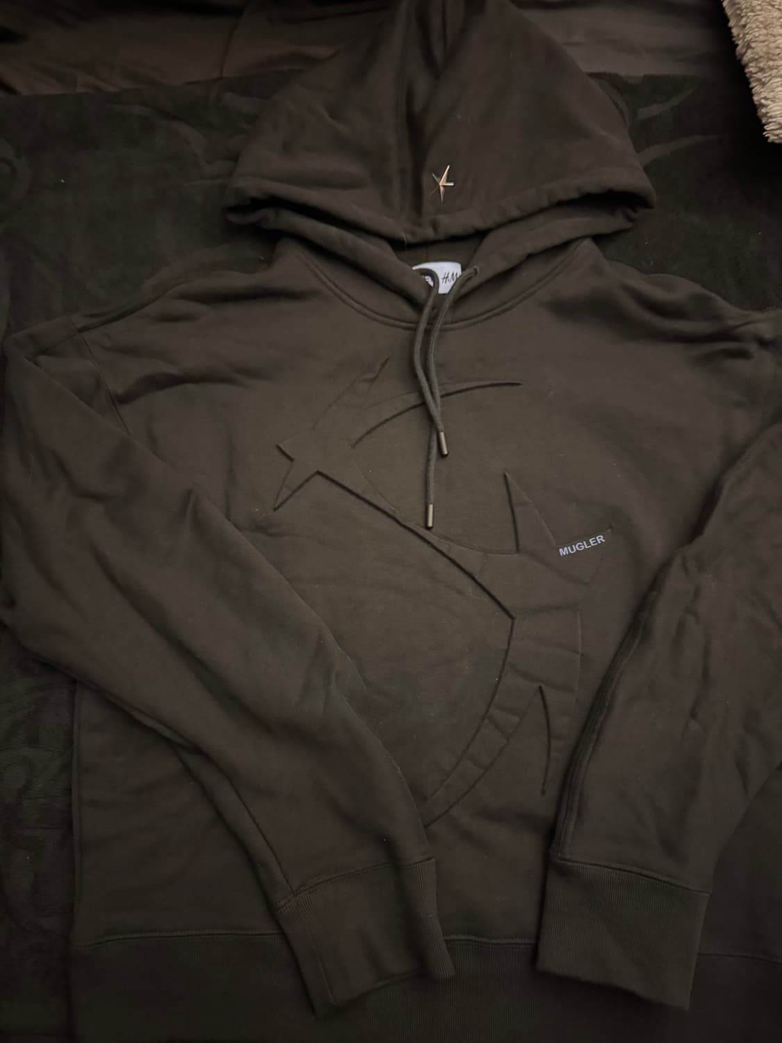뮈글러 h&m 스타 모티프 후드 상품이미지3