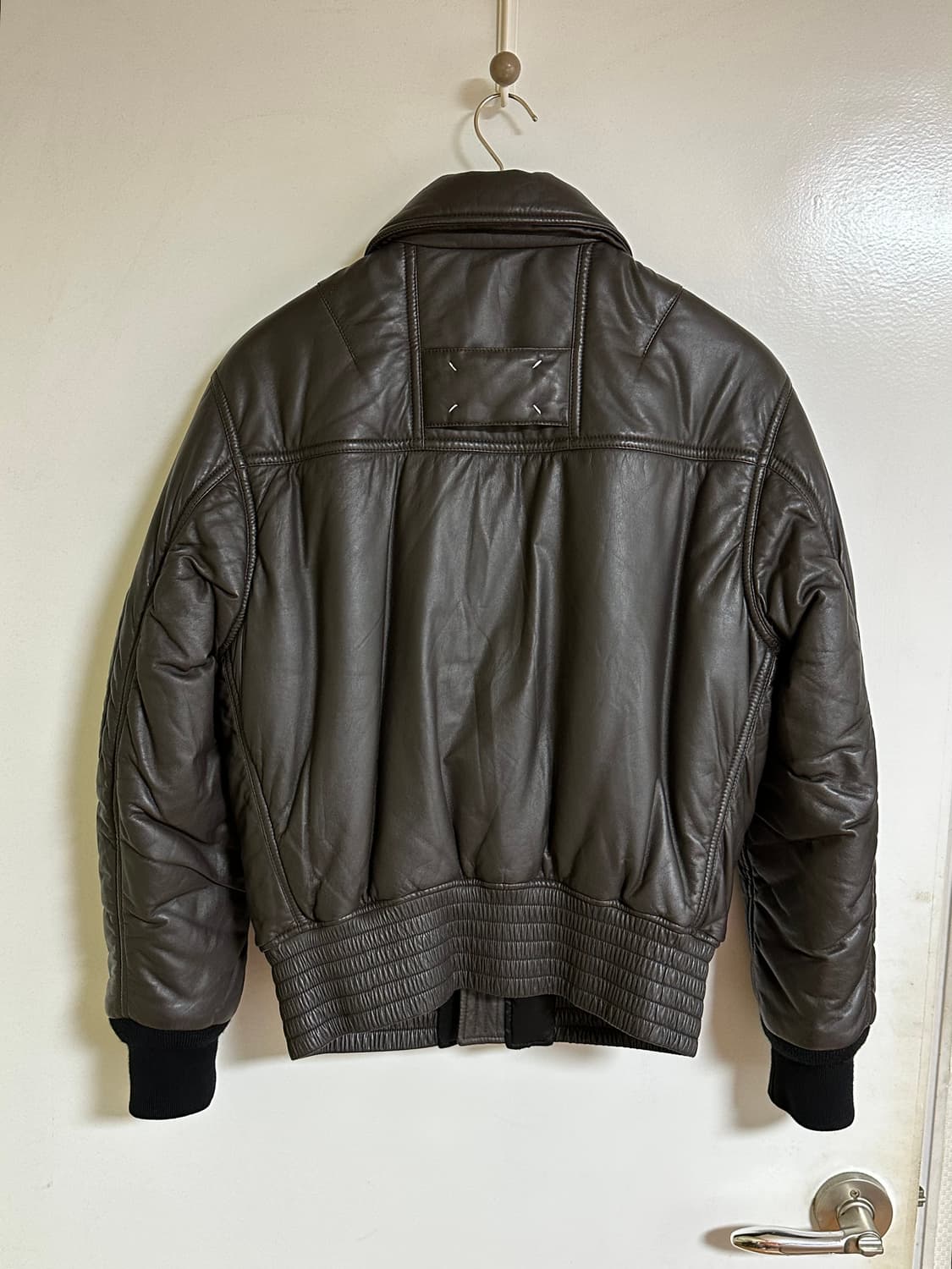 [48]마르지엘라 16FW 스티치 레더 봄버 자켓 상품이미지1