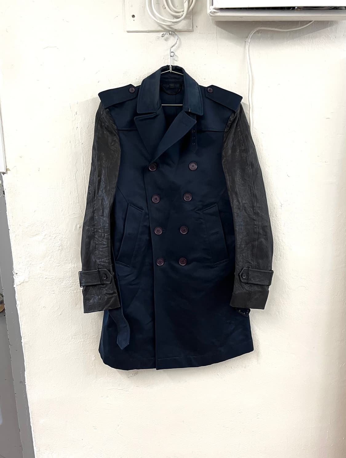 버버리 프로섬 크리스토퍼 베일리 컬렉션 레더암 나폴레옹 코트 상품이미지4