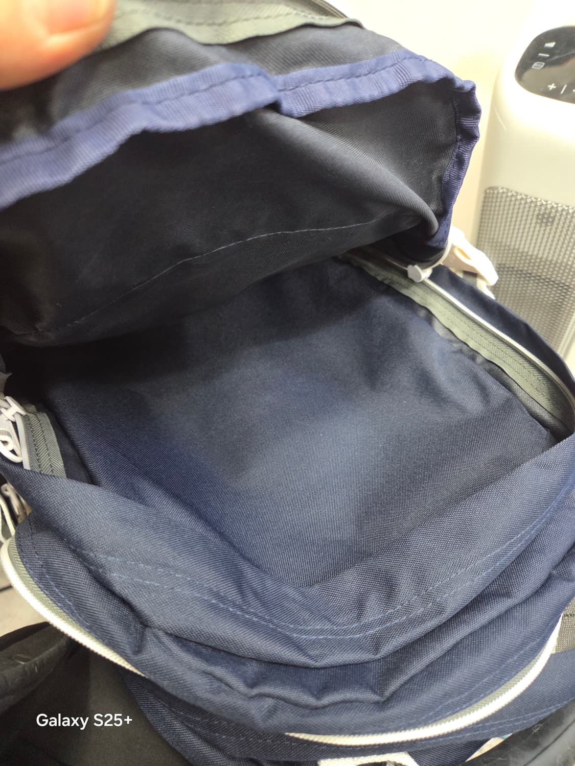 이스트백 백팩   그레이 상품이미지4