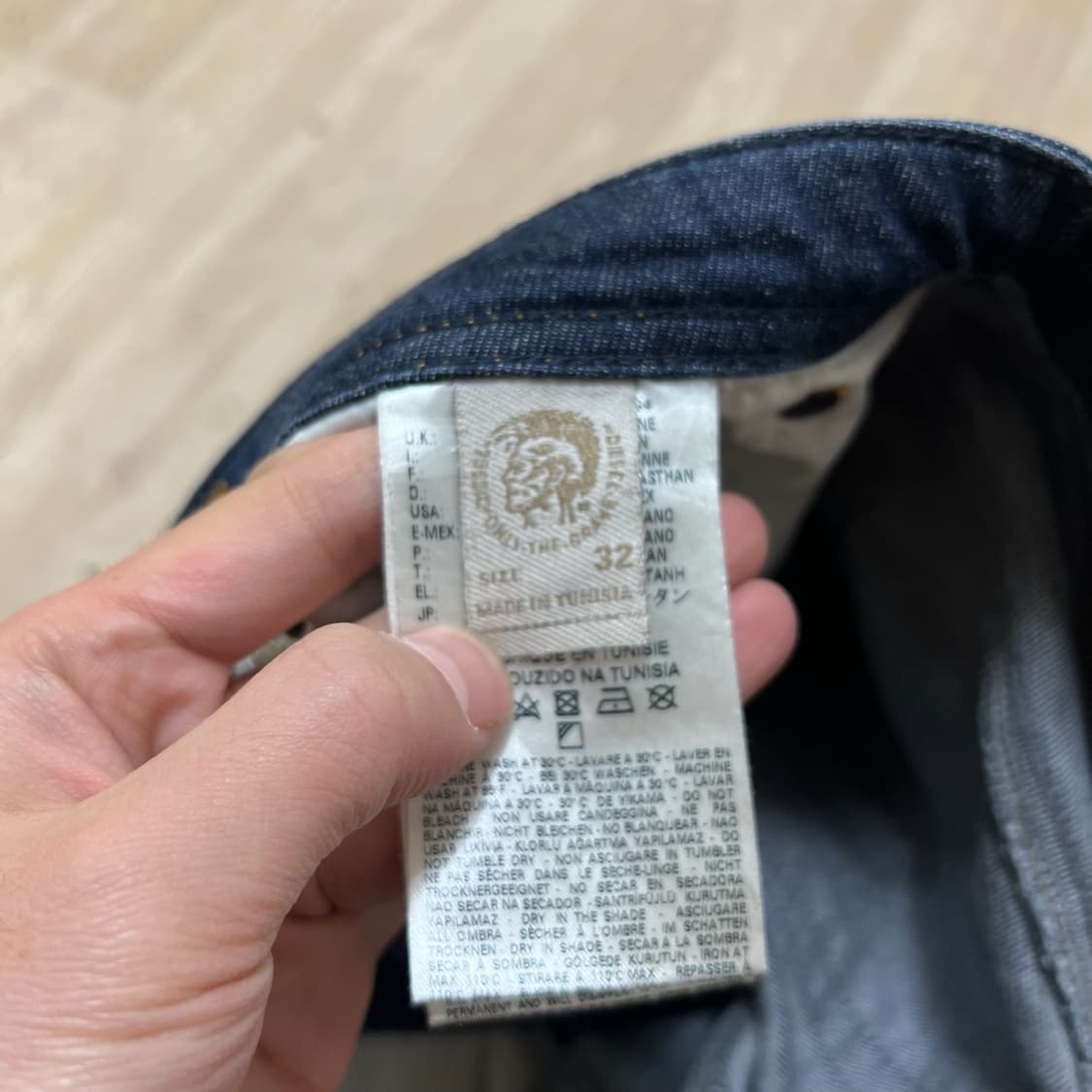 디젤 남성 레귤러 워싱 데님 청바지 32  상품이미지5