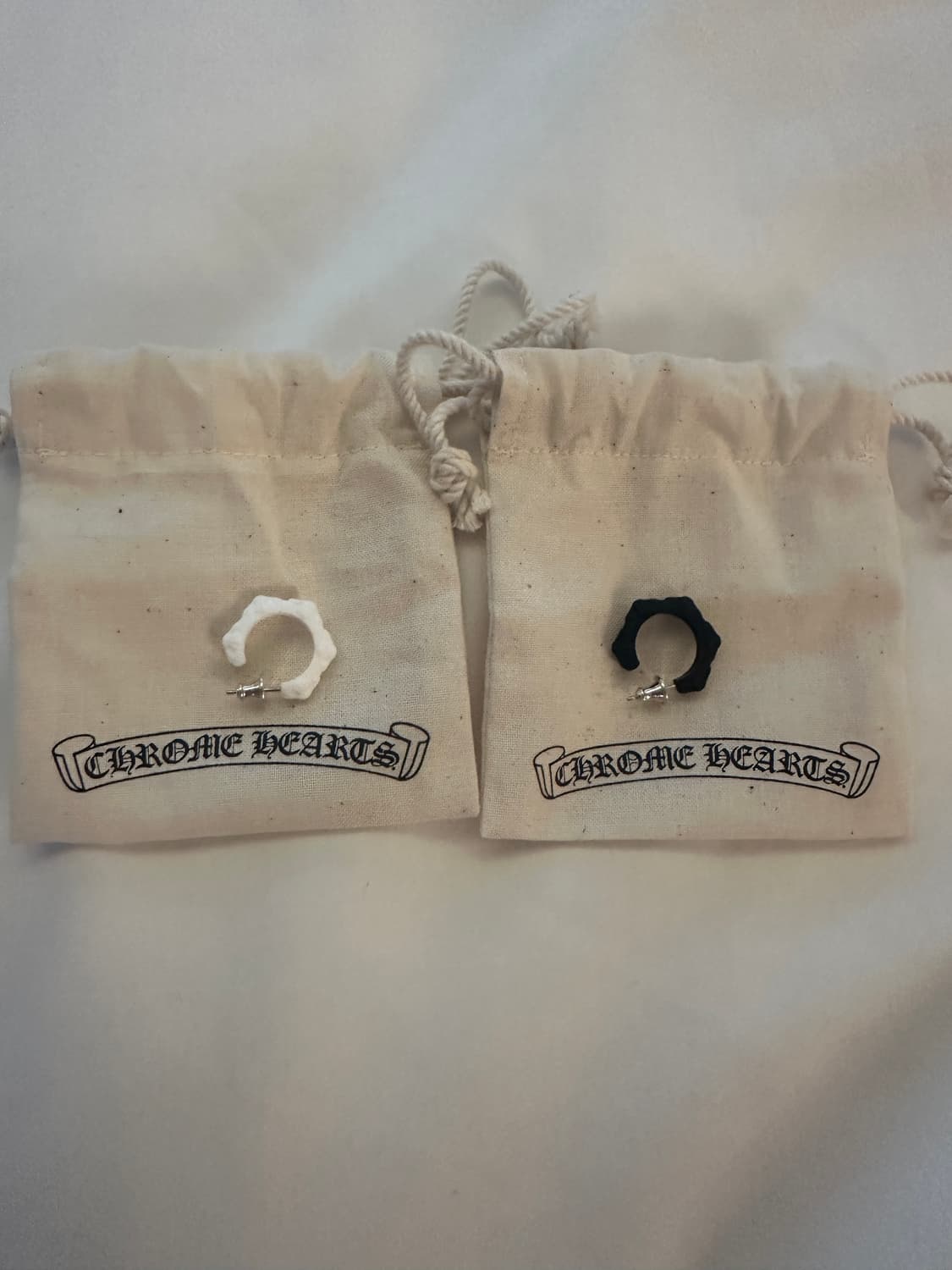 크롬하츠 실리콘 귀걸이 상품이미지1