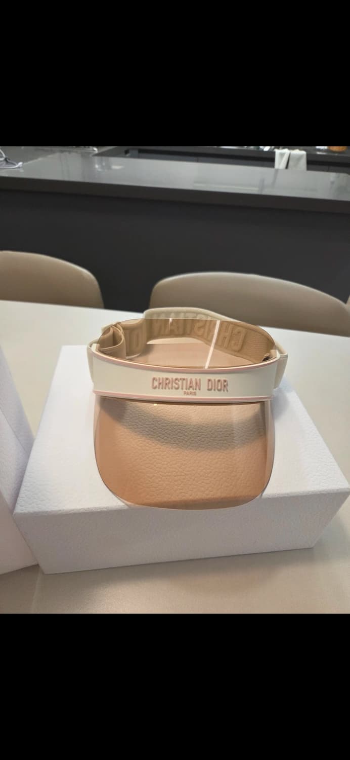 깜짝세일(새상품) 디올 썬캡 베이지 선바이저 정품 상품이미지1