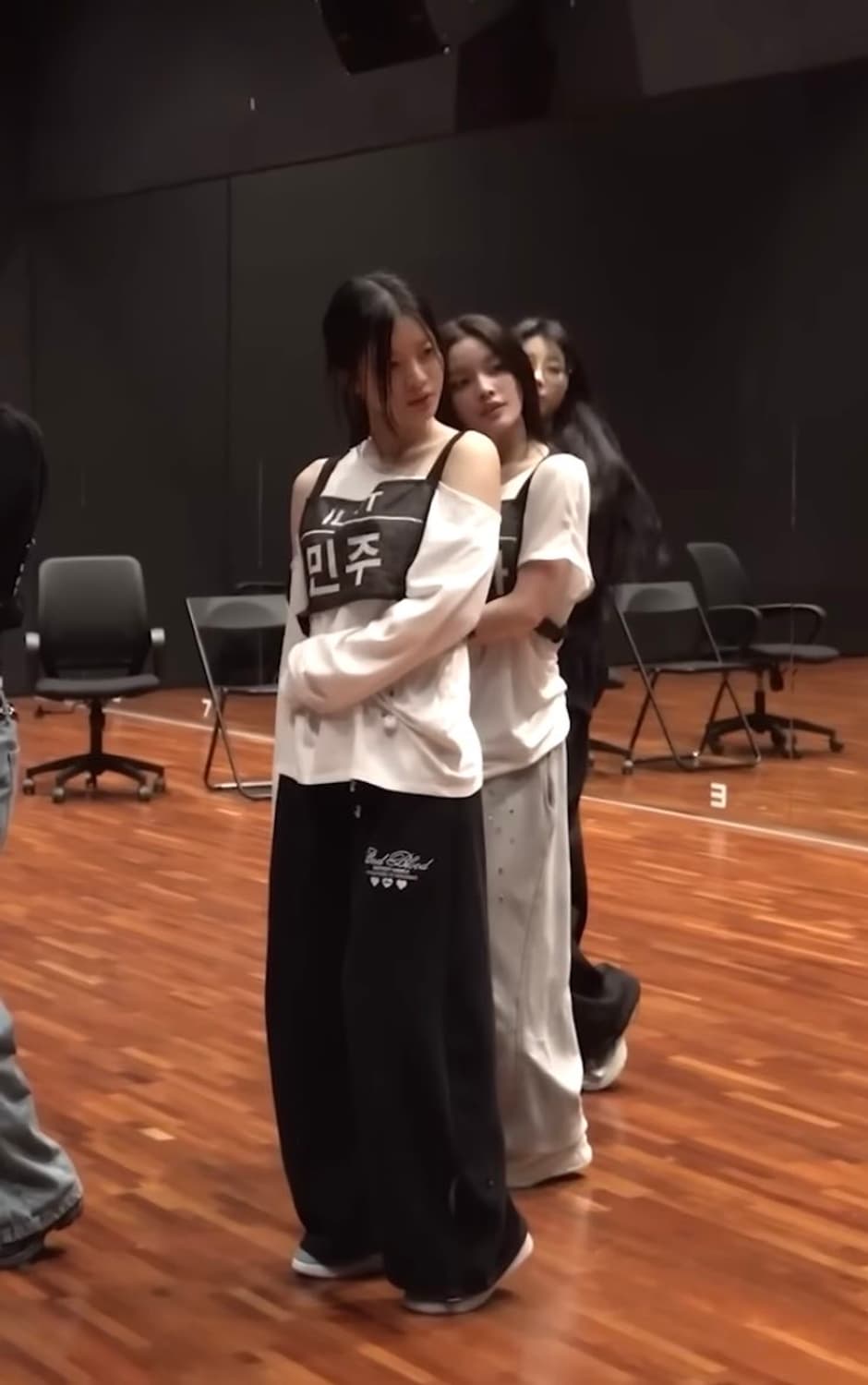 배드블러드 클래식 로고 2way 커브드 조거 블랙(xs) 상품이미지4