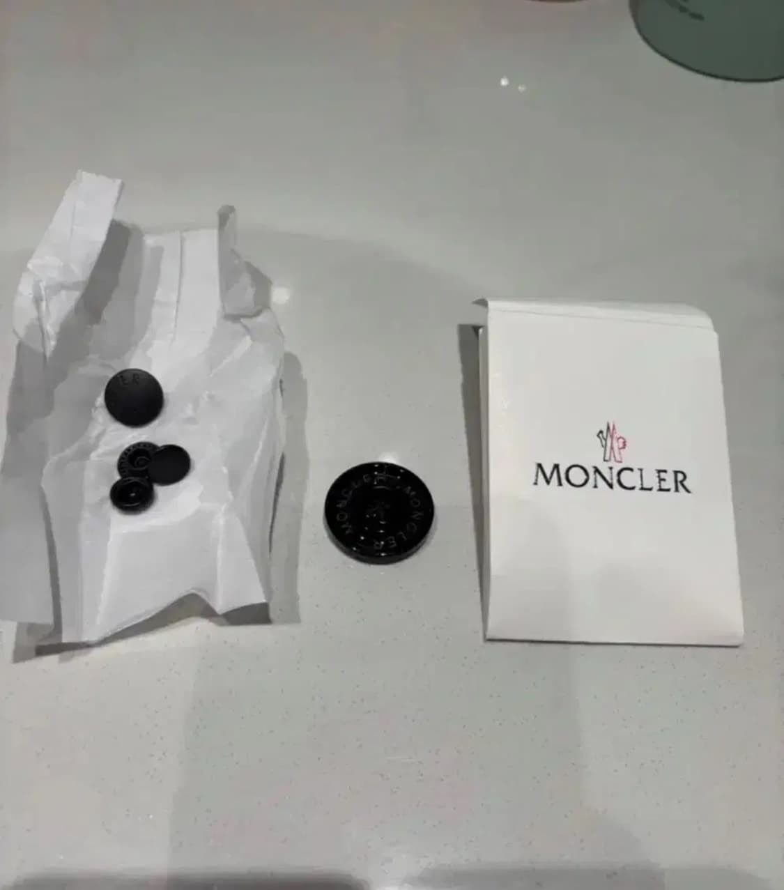 몽클레어 클루니 여분단추세트 상품이미지1