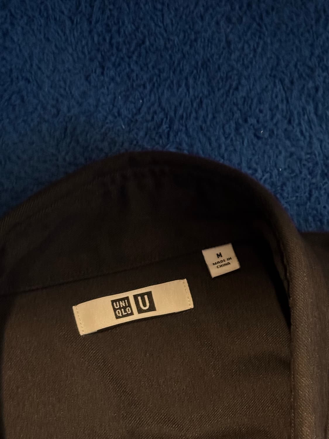 유니클로 U 블랙셔츠 상품이미지2