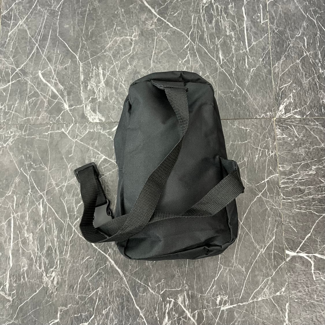 스투시 베이직 로고 미니백 상품이미지3