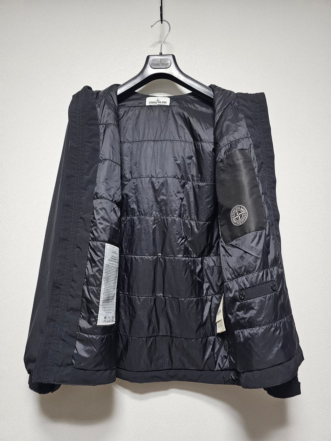 스톤아일랜드 소프트쉘 프리마로프트 후드 자켓 상품이미지4