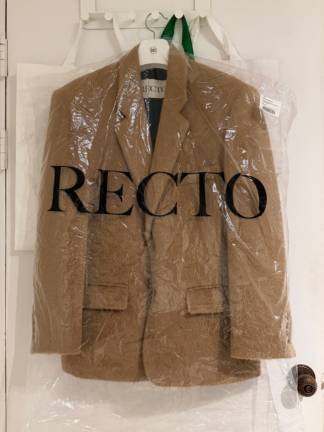 렉토 25FW 오버사이즈드 라마울 자켓 M 상품이미지1