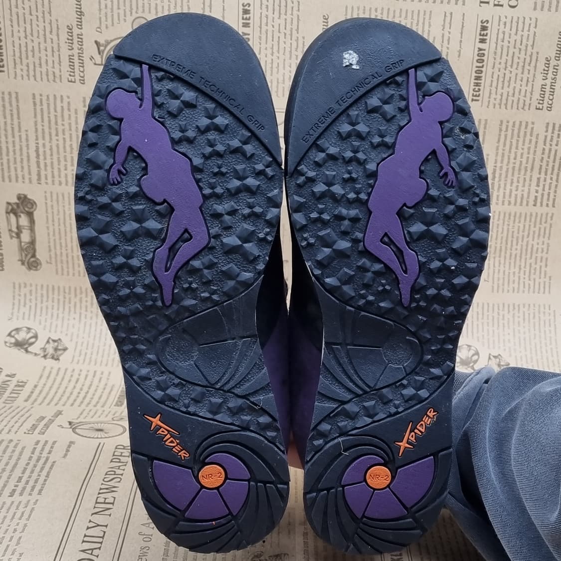 네파 여성트레킹화 실사이즈240 상품이미지3