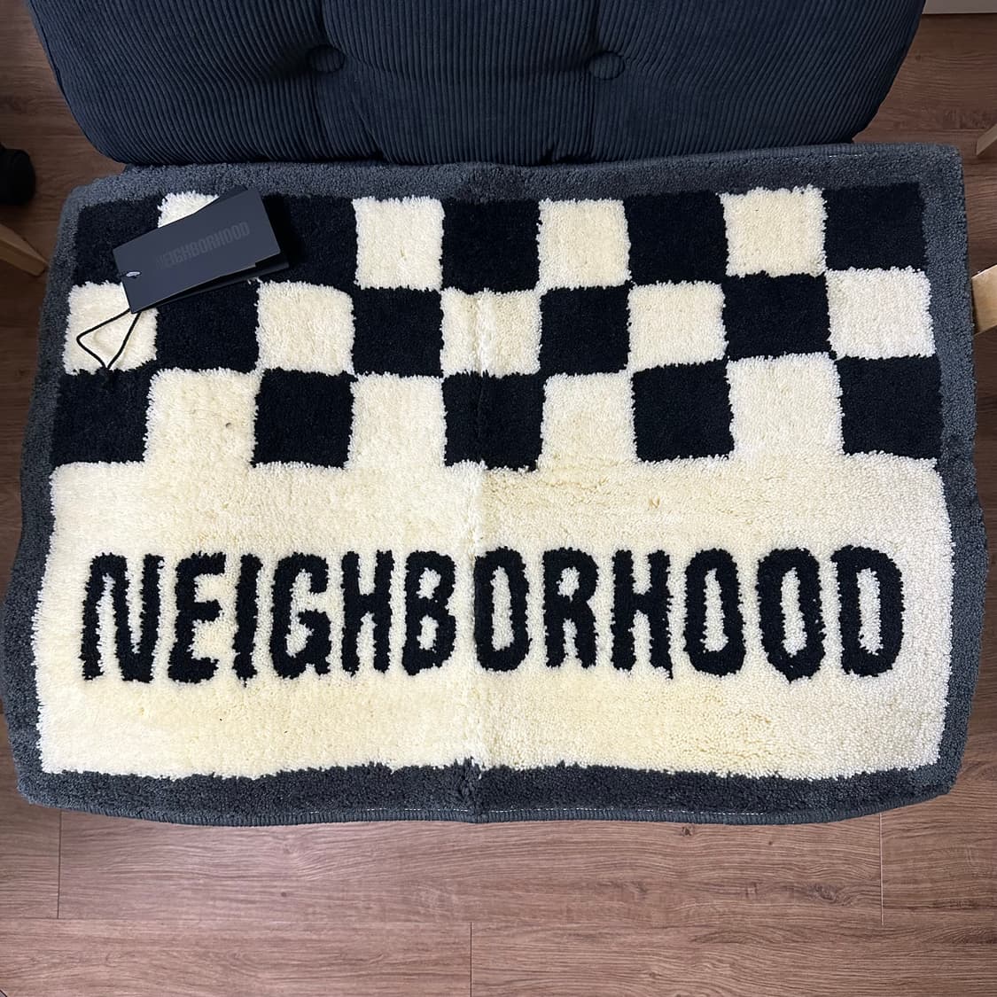 네이버후드 x 갤러리1950 체커 러그 매트 블랙 상품이미지4