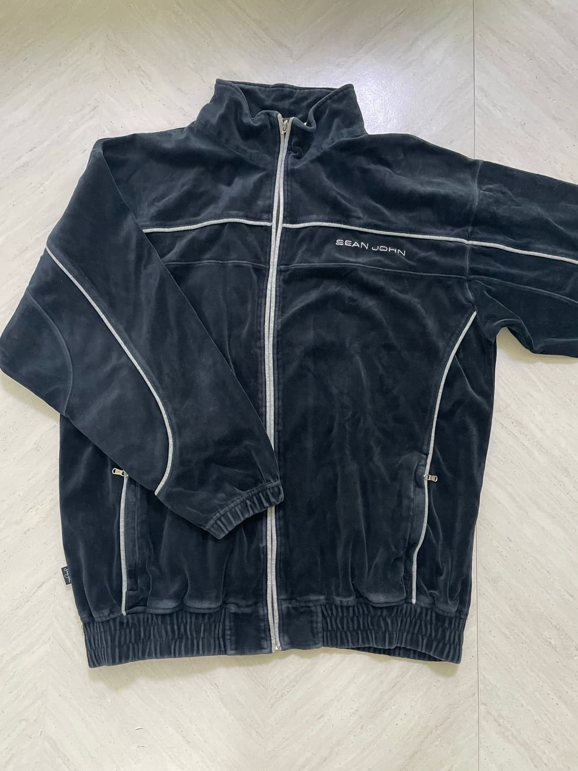 션존 벨루아 자켓  상품이미지1