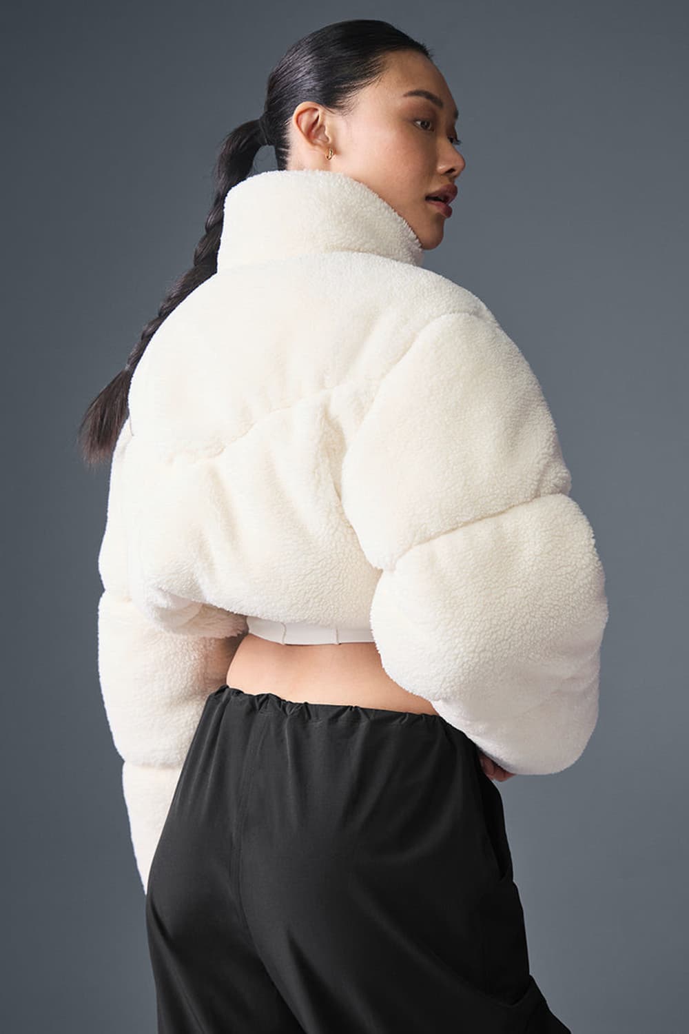 Alo 알로 요가 Sherpa Main Act Corset Puffer 상품이미지2