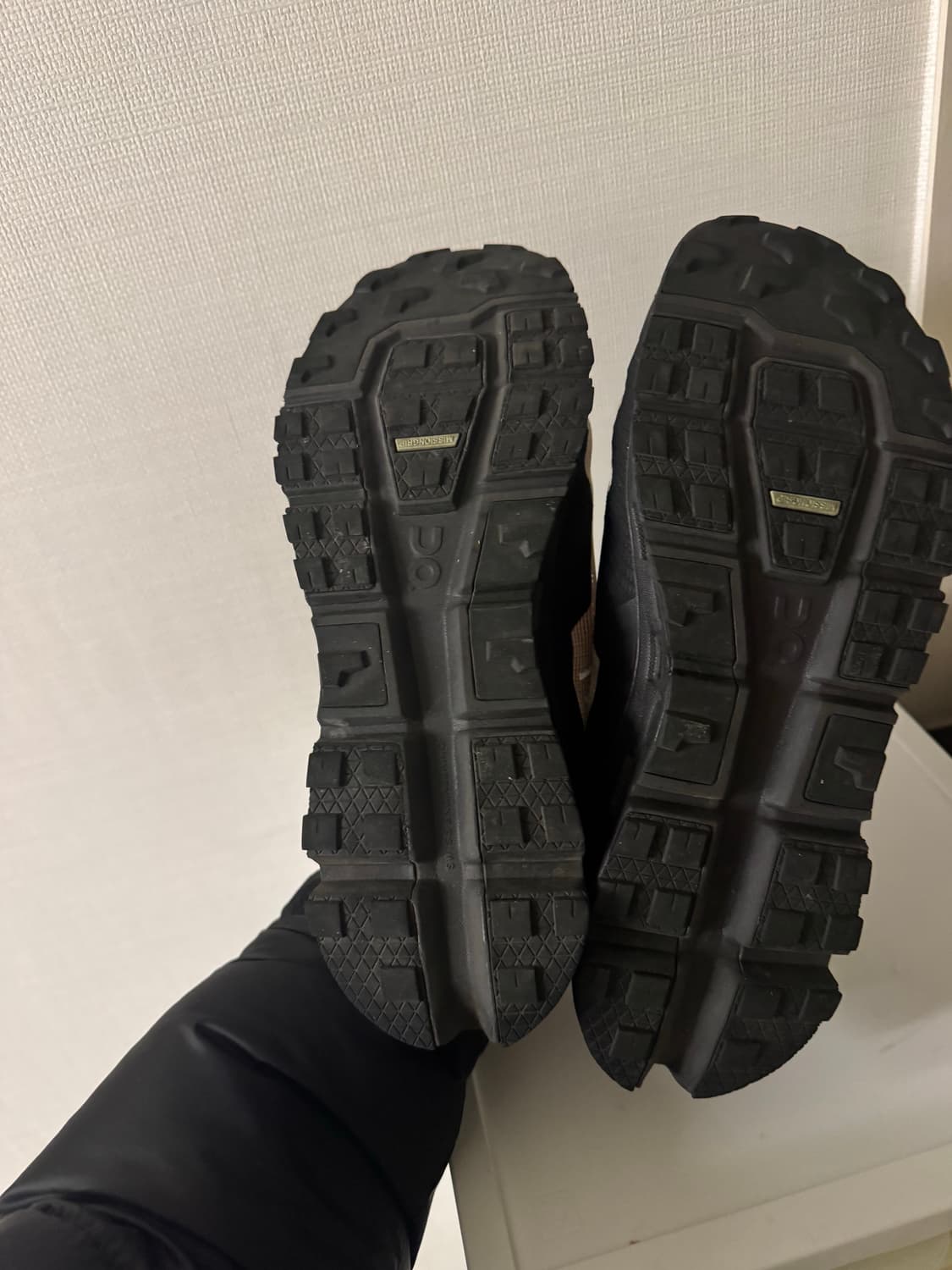 온 러닝 클라우드울트라 2 샌드블랙 EU44 280사이즈 상품이미지2