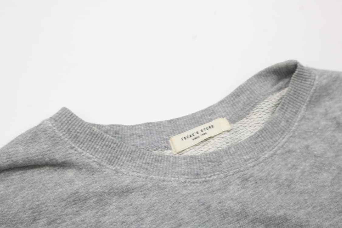 프릭스스토어 빈티지 스누피 크랙 프린팅 맨투맨 상품이미지4