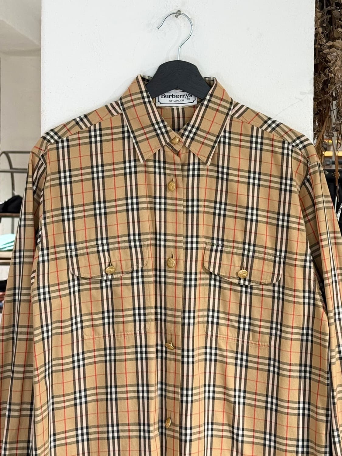 버버리 베이지 노바체크 금장 버튼 투포켓 셔츠 상품이미지4
