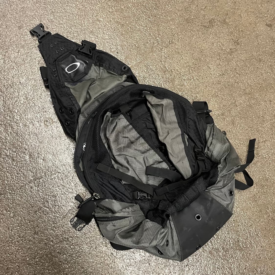 오클리 아이콘1.0 백팩 상품이미지5