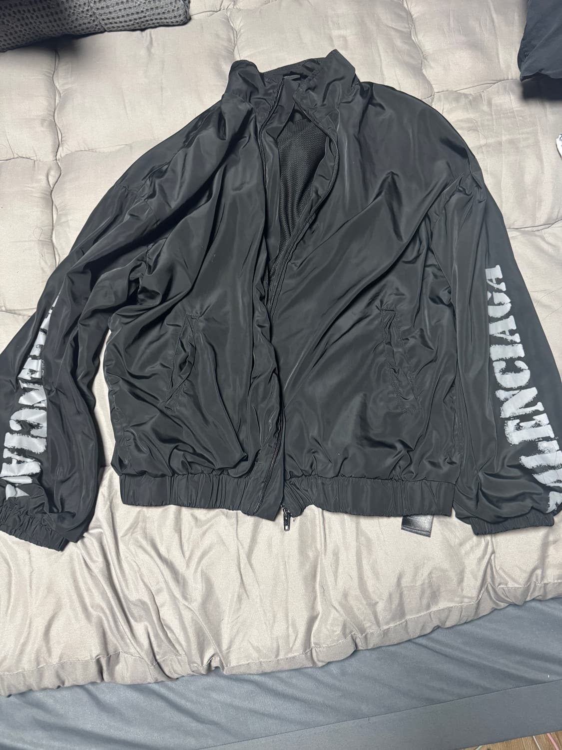 발렌시아가 스텐실타입 트랙수트 자켓 상품이미지3