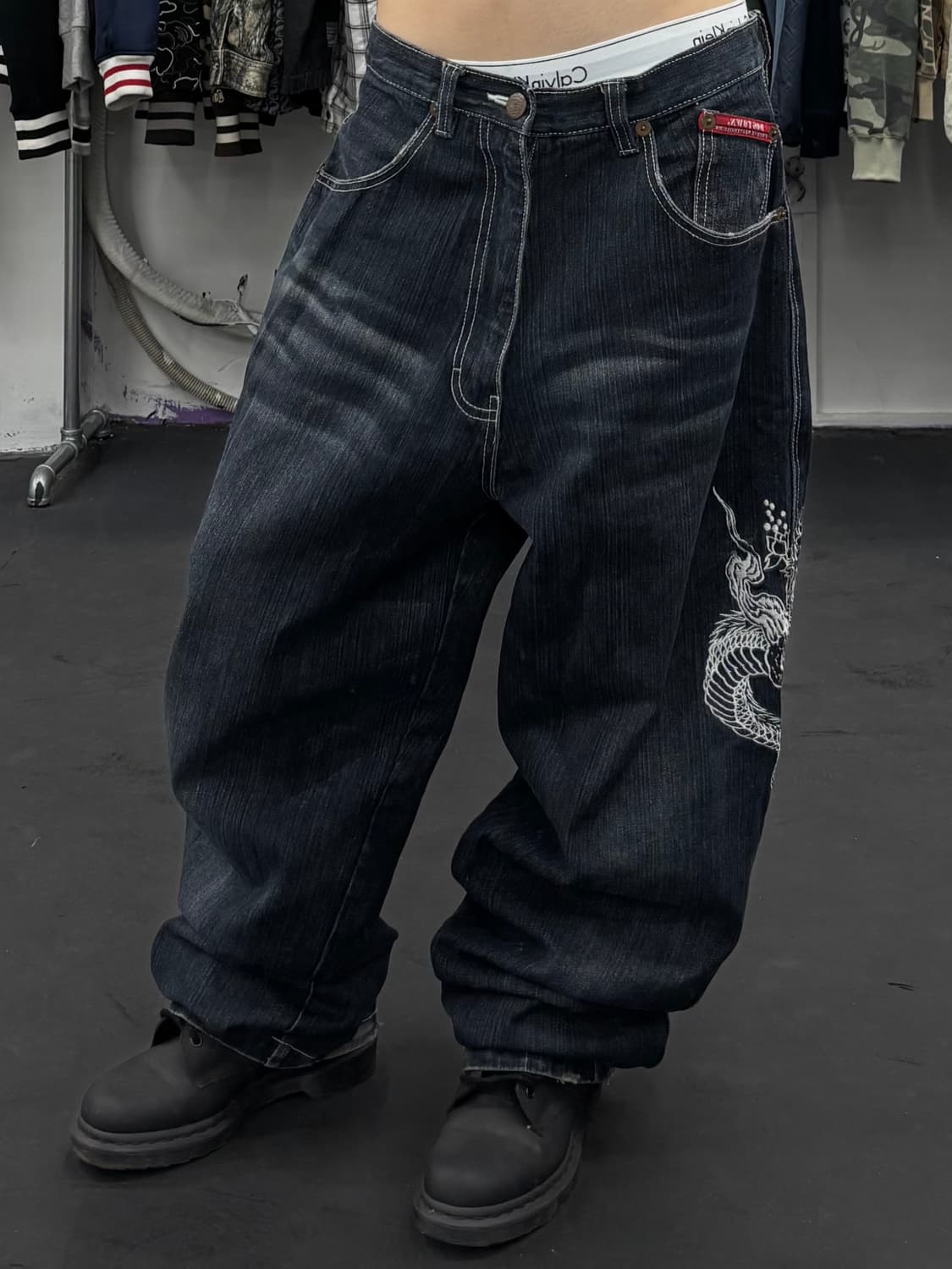 도그타운 블랙드래곤 자수 데님팬츠 상품이미지4