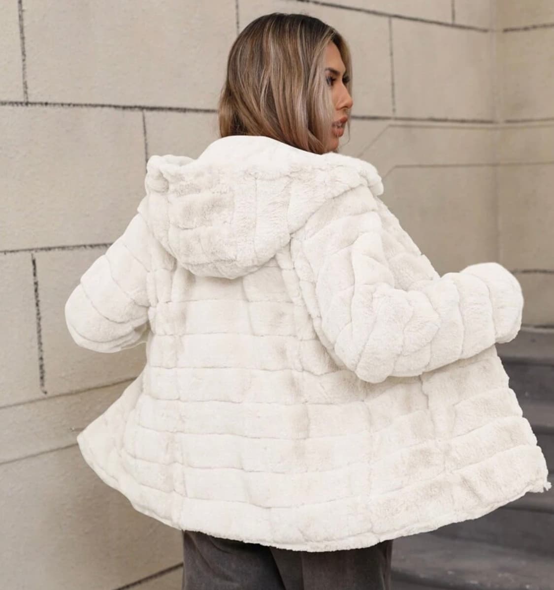 쉬인 아이보리 후드 퍼자켓 퍼재킷 코트 상품이미지3