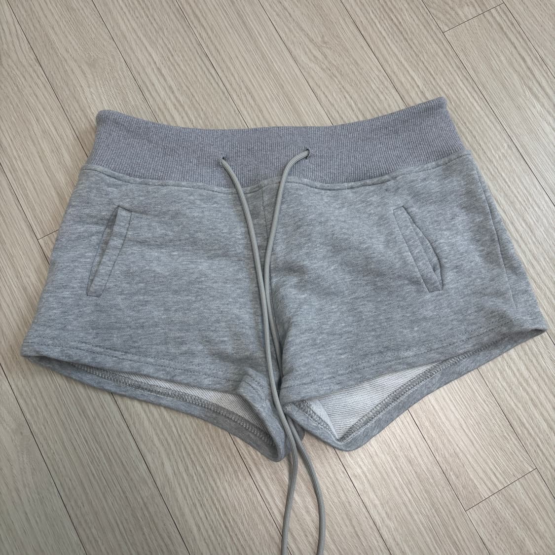 코튼캔디스토어 나띠 착용 트레이닝 숏팬츠 라이트 그레이 S 상품이미지4