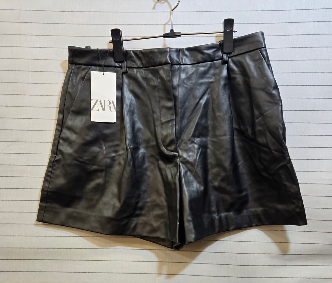 자라 블랙레더 반바지 상품이미지1