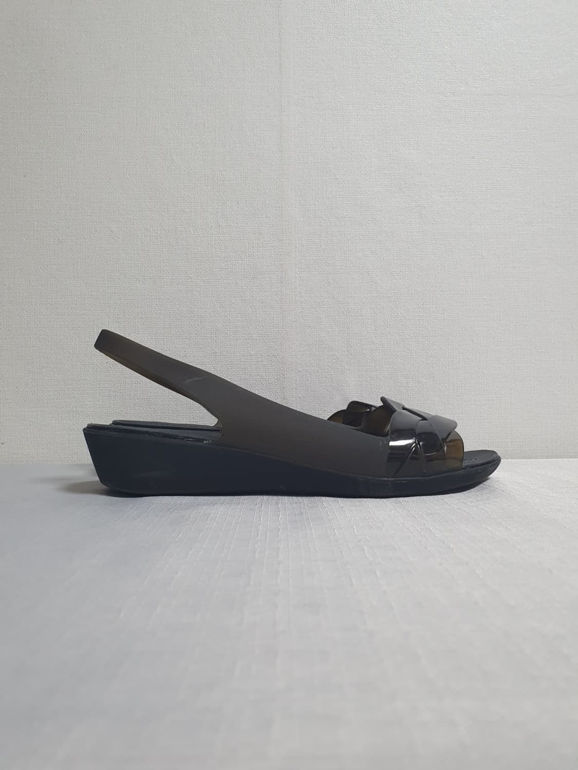 240mm 크록스 슬링백 이사벨라 미니웨지 샌들 블랙 W7 상품이미지2