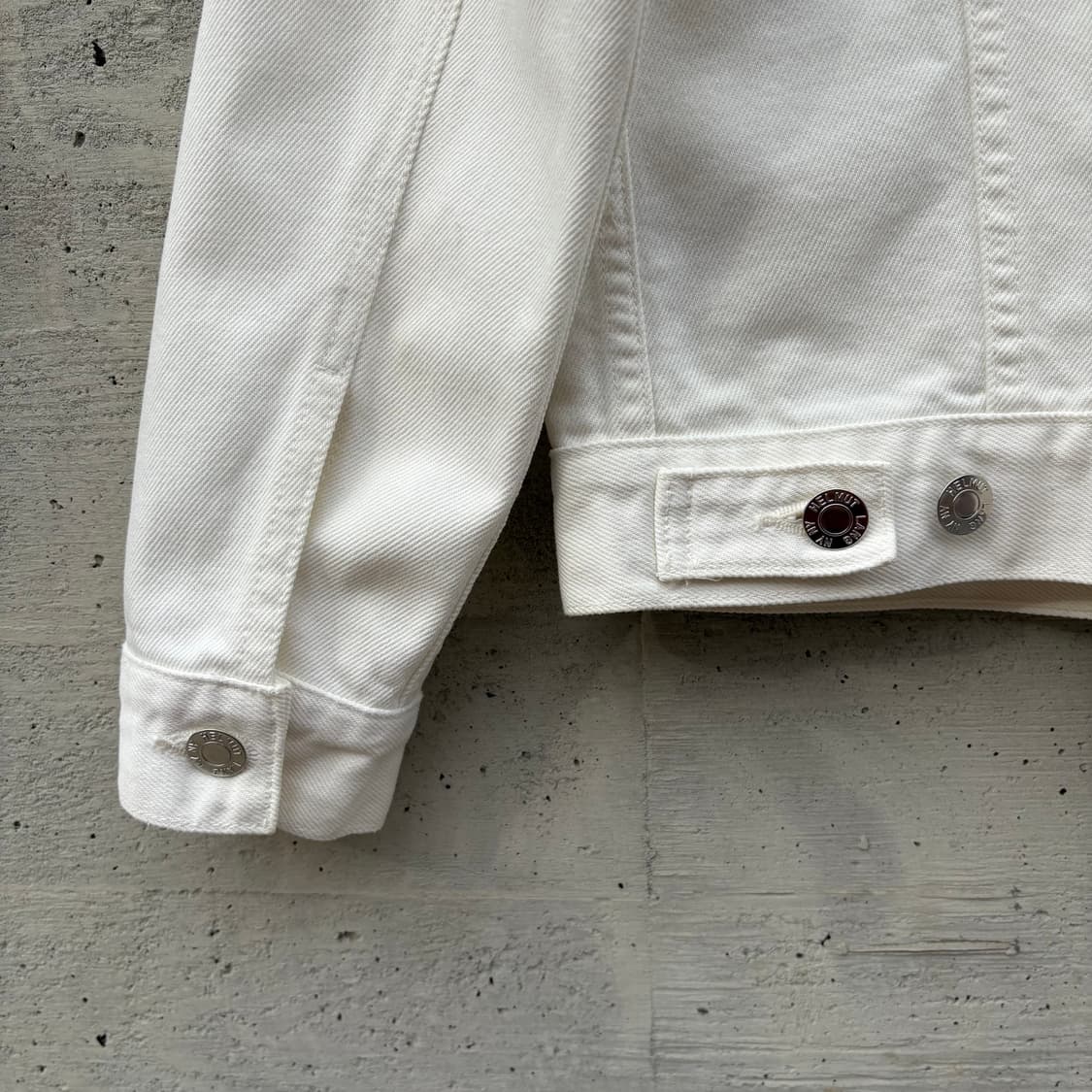 헬무트랭 스퀘어 숄더 자켓 화이트 상품이미지7